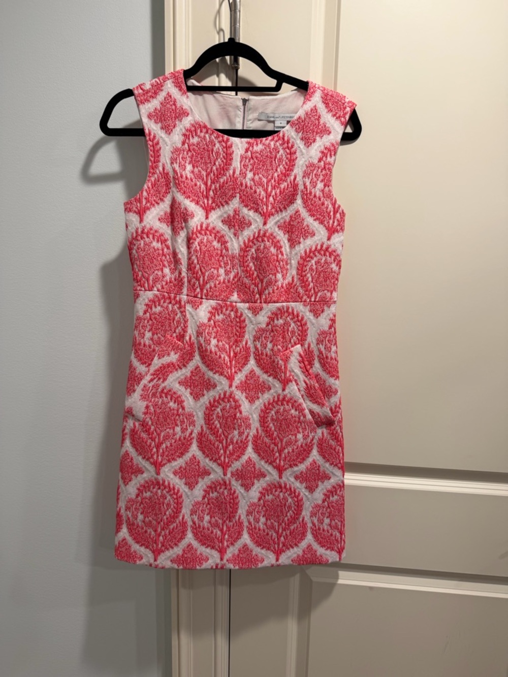 Diane Von Furstenberg Coral & White Sleeveless Sheath Dress